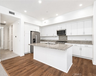 1646 S Urbana - Photo Thumbnail 8