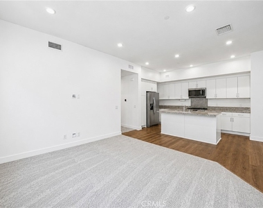 1646 S Urbana - Photo Thumbnail 7