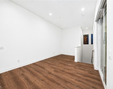 1646 S Urbana - Photo Thumbnail 19