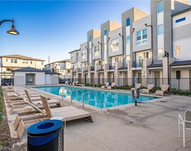 1646 S Urbana - Photo Thumbnail 36