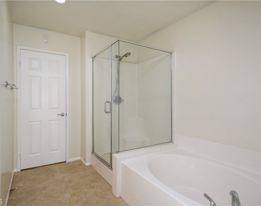 16442 El Revino Drive - Photo Thumbnail 14