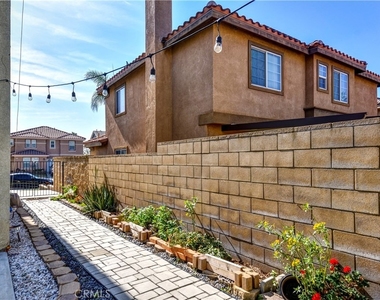 16442 El Revino Drive - Photo Thumbnail 29