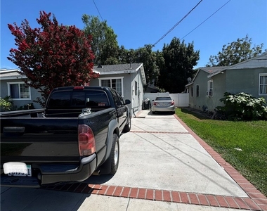 325 Pasadena - Photo Thumbnail 16