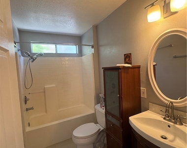 325 Pasadena - Photo Thumbnail 8