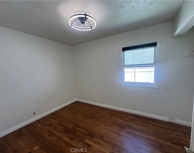 325 Pasadena - Photo Thumbnail 13