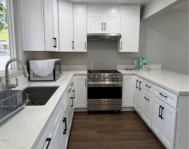325 Pasadena - Photo Thumbnail 7