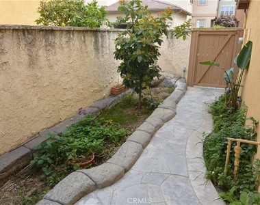 22 Roseville - Photo Thumbnail 19