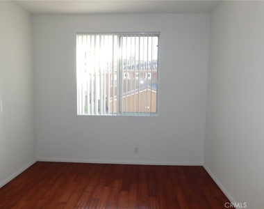 22 Roseville - Photo Thumbnail 17
