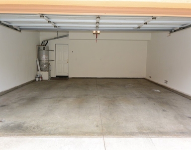 22 Roseville - Photo Thumbnail 20