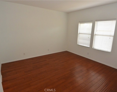 22 Roseville - Photo Thumbnail 9