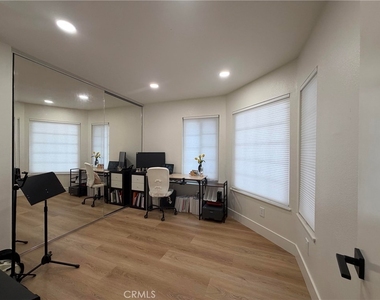 2115 Baywood - Photo Thumbnail 11
