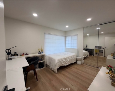 2115 Baywood - Photo Thumbnail 10
