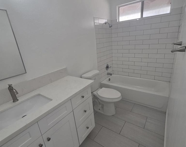 431 E Madison Ave - Photo Thumbnail 3