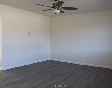 411 N Burton Street - Photo Thumbnail 5