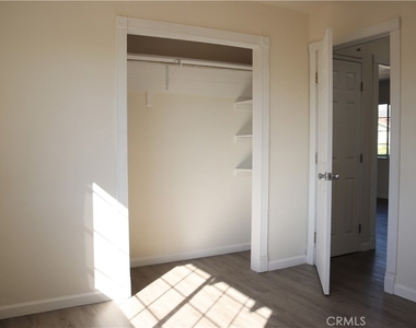 411 N Burton Street - Photo Thumbnail 6