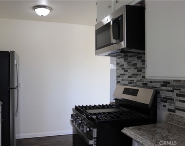 411 N Burton Street - Photo Thumbnail 4