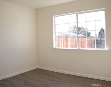 411 N Burton Street - Photo Thumbnail 7