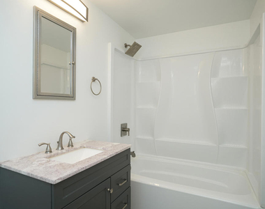 554 N Michigan Avenue - Photo Thumbnail 9