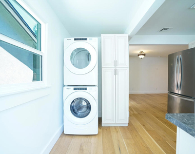 554 N Michigan Avenue - Photo Thumbnail 12