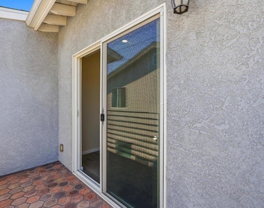 6721 1/2 Vineland Avenue - Photo Thumbnail 25