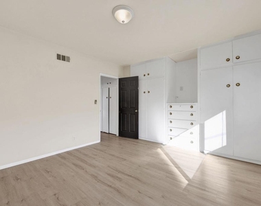1537 Silverwood Drive - Photo Thumbnail 12