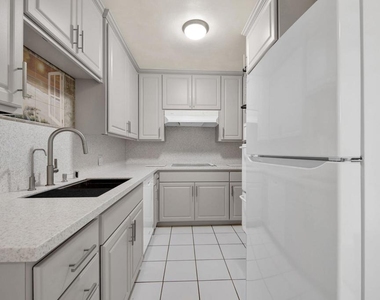 1537 Silverwood Drive - Photo Thumbnail 7