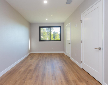 3682 Harriman Avenue - Photo Thumbnail 14