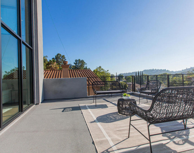 3682 Harriman Avenue - Photo Thumbnail 4