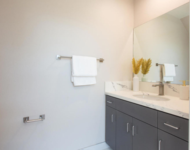 3682 Harriman Avenue - Photo Thumbnail 8