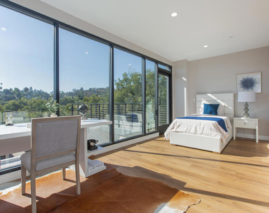 3682 Harriman Avenue - Photo Thumbnail 19