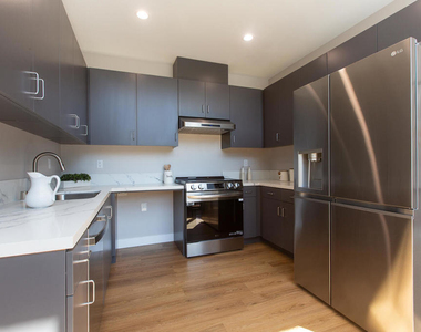 3682 Harriman Avenue - Photo Thumbnail 5