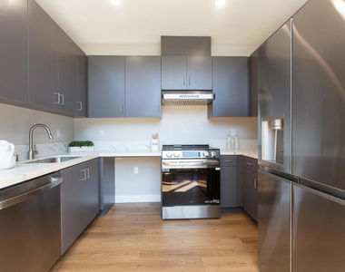 3682 Harriman Avenue - Photo Thumbnail 6