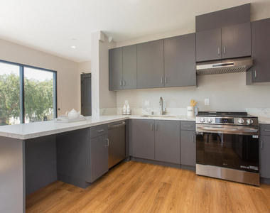 3682 Harriman Avenue - Photo Thumbnail 7
