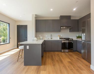 3682 Harriman Avenue - Photo Thumbnail 3