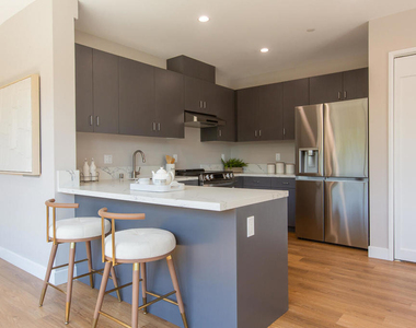 3682 Harriman Avenue - Photo Thumbnail 5