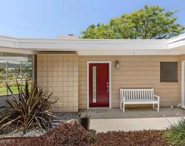 2075 Linda Flora Drive - Photo Thumbnail 18