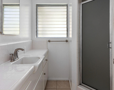 2075 Linda Flora Drive - Photo Thumbnail 13
