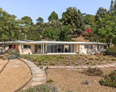 2075 Linda Flora Drive - Photo Thumbnail 20