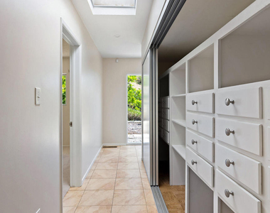 2075 Linda Flora Drive - Photo Thumbnail 16