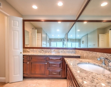 5021 Corkwood Lane - Photo Thumbnail 35