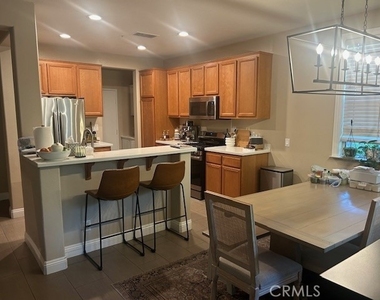 121 Chadron - Photo Thumbnail 4