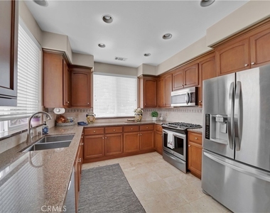 2239 Pacific Avenue - Photo Thumbnail 6