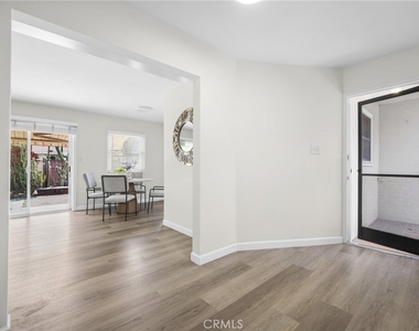 902 N Mohawk Avenue - Photo Thumbnail 9
