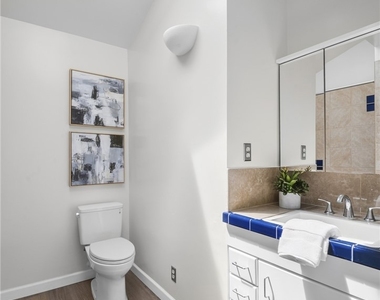 902 N Mohawk Avenue - Photo Thumbnail 10