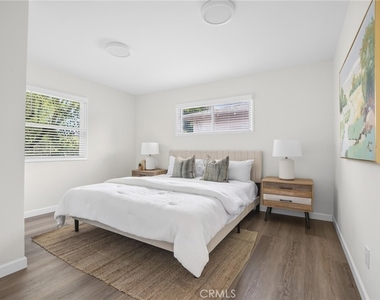902 N Mohawk Avenue - Photo Thumbnail 7