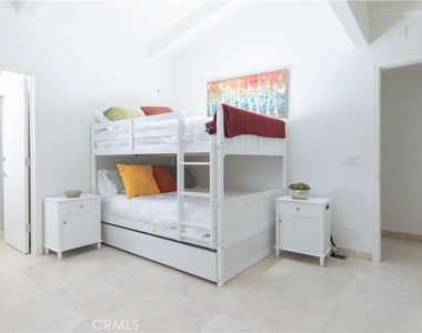 30421 Mirador Court - Photo Thumbnail 18