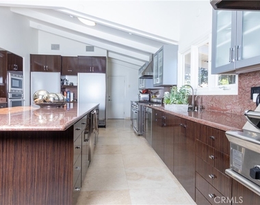 30421 Mirador Court - Photo Thumbnail 9
