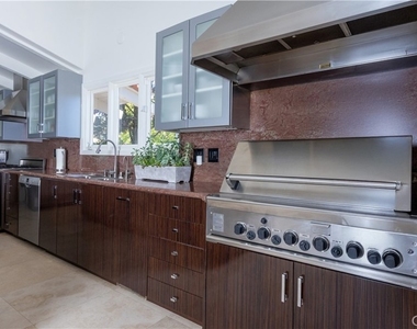30421 Mirador Court - Photo Thumbnail 7