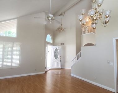 1267 Regent - Photo Thumbnail 11