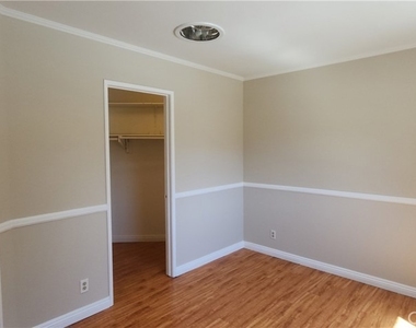 1267 Regent - Photo Thumbnail 33